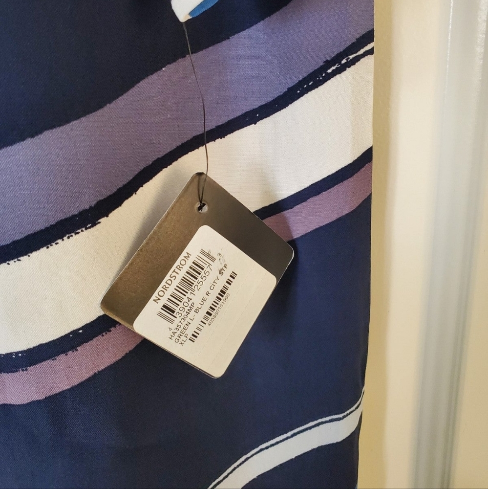 Dress - Picture 14 of 16